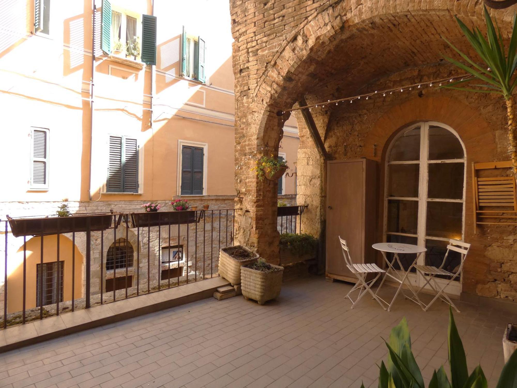 Via Vincioli - La Terrazza Nel Cuore Di Perugia ペルージャ エクステリア 写真